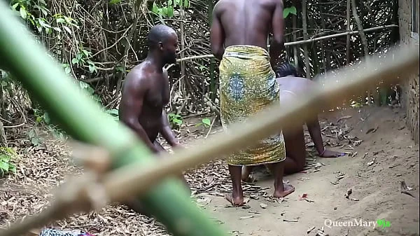 King caught his wife fucked by his palace guard, it ended up in threesome